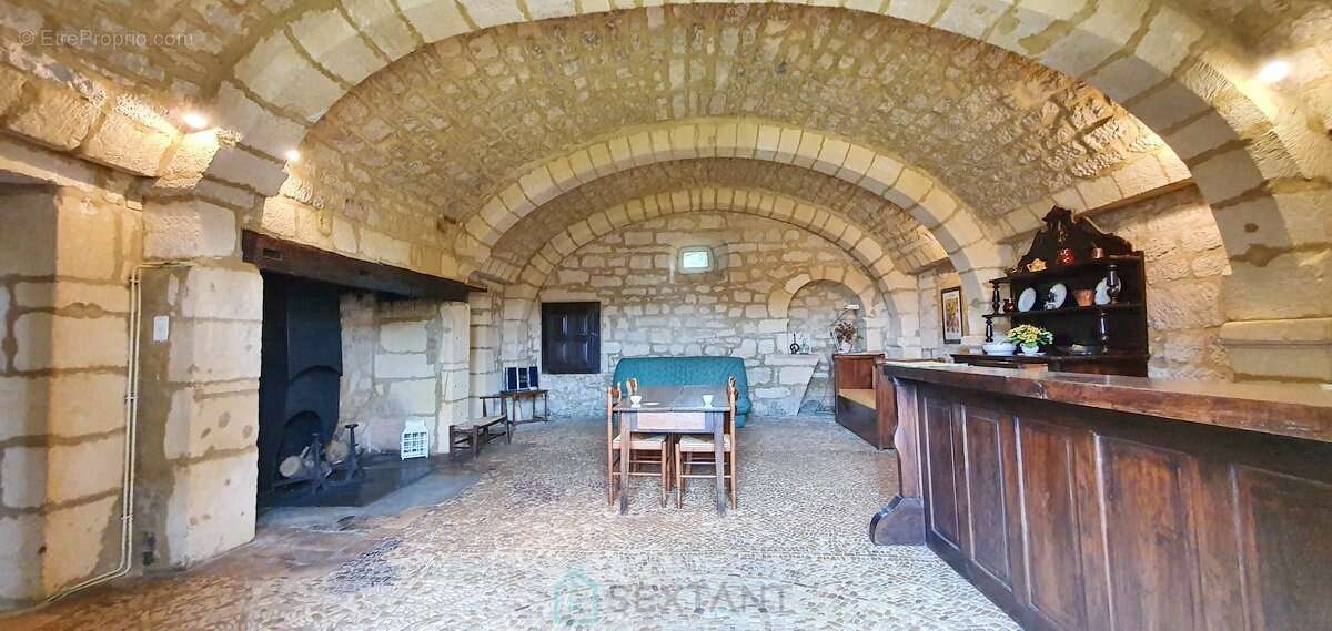 Corps de logis d'exception  Ancien château des XIII? & XV? siècles  Saint Pompon (25 km de Sarlat) - photo 5