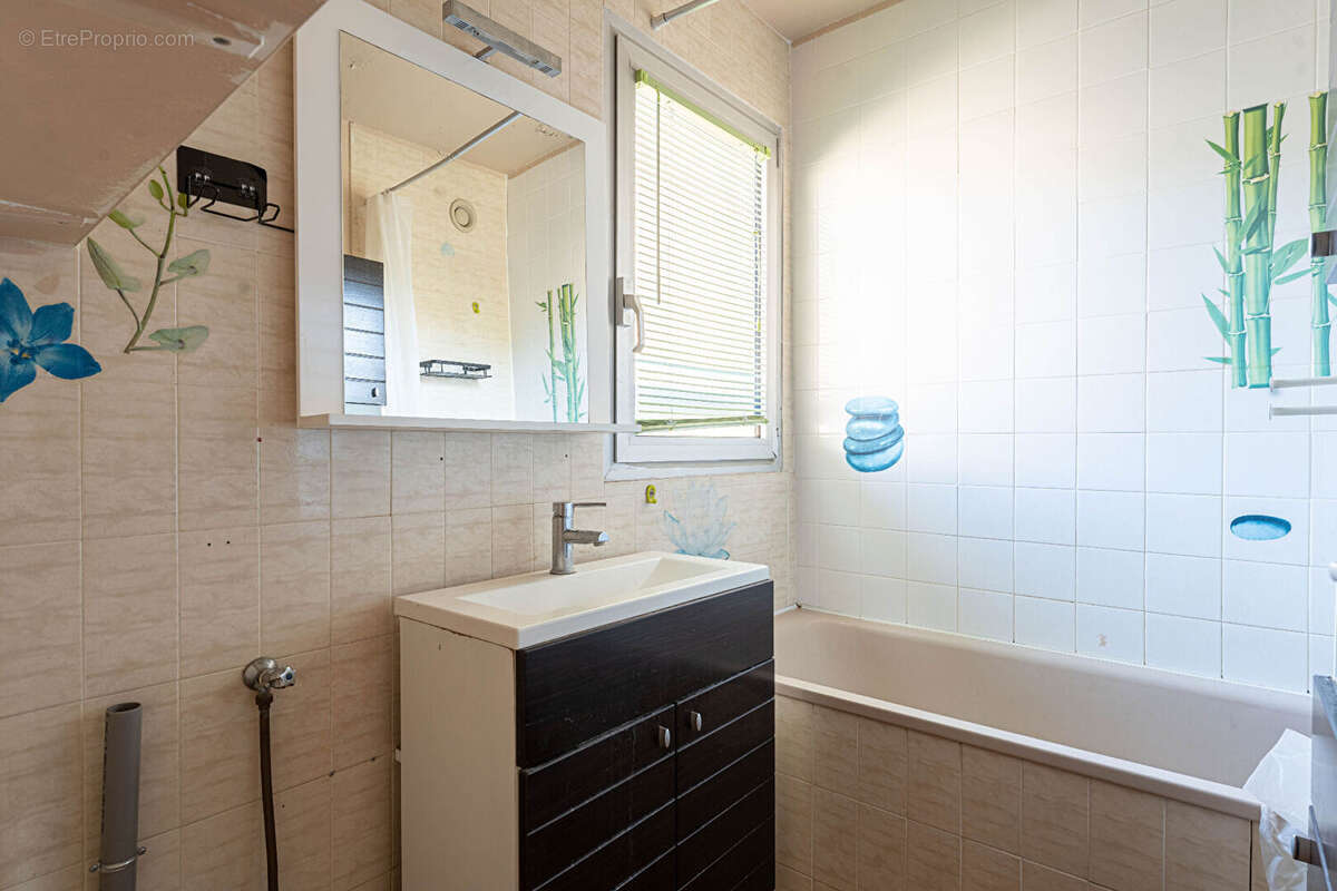 Appartement à CARRY-LE-ROUET