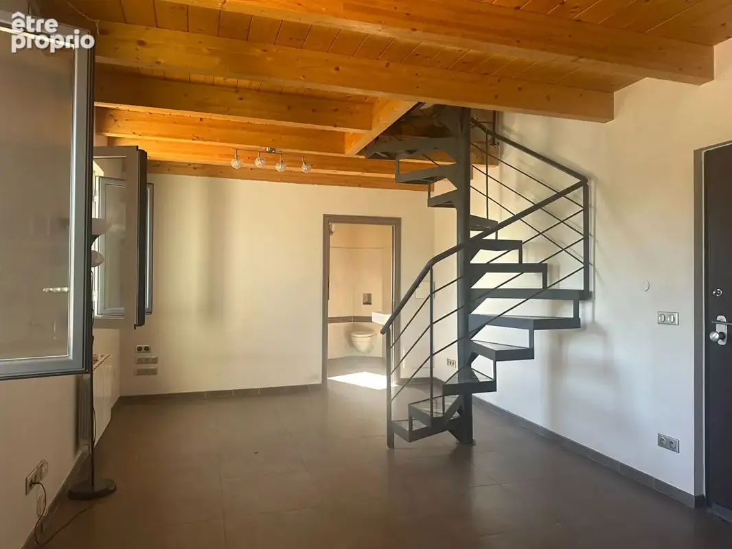 Bel appartement F2 - 44 m² proche toutes commodités  à Porcheville - photo 2