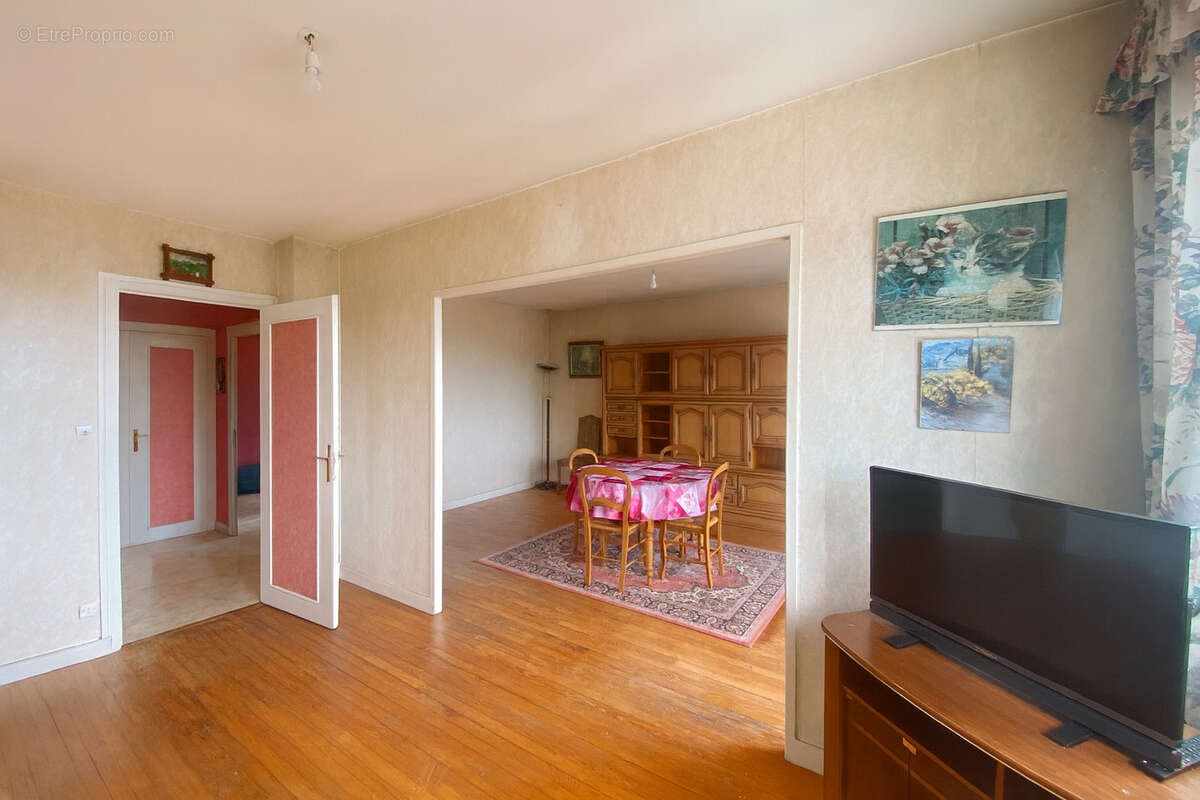 Appartement à SAINT-ETIENNE