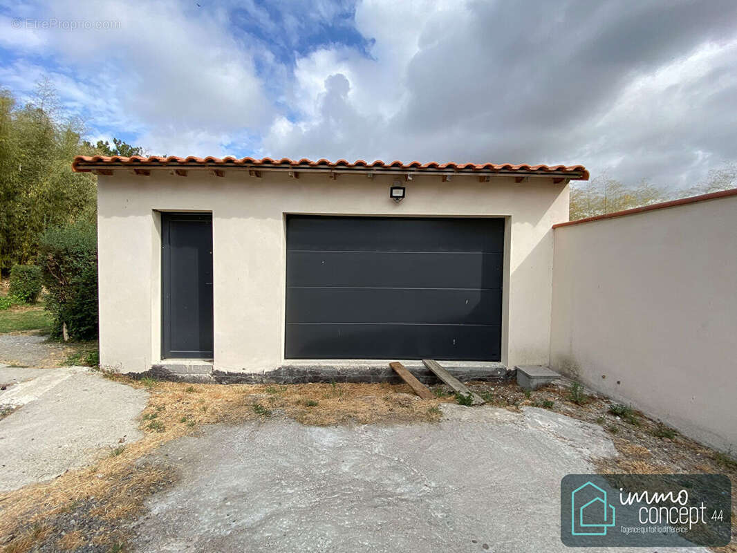 Maison à rénover avec dépendance et grand garage, Cheix-en-Retz, Immo Concept 44 - photo 2