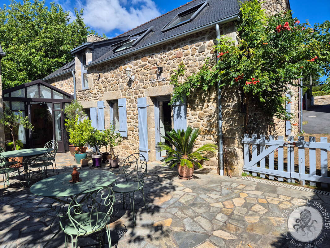 Maison à SAINT-JACUT-DE-LA-MER