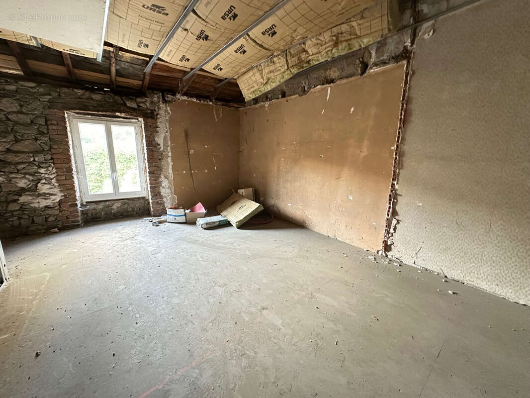 Appartement à RENAISON