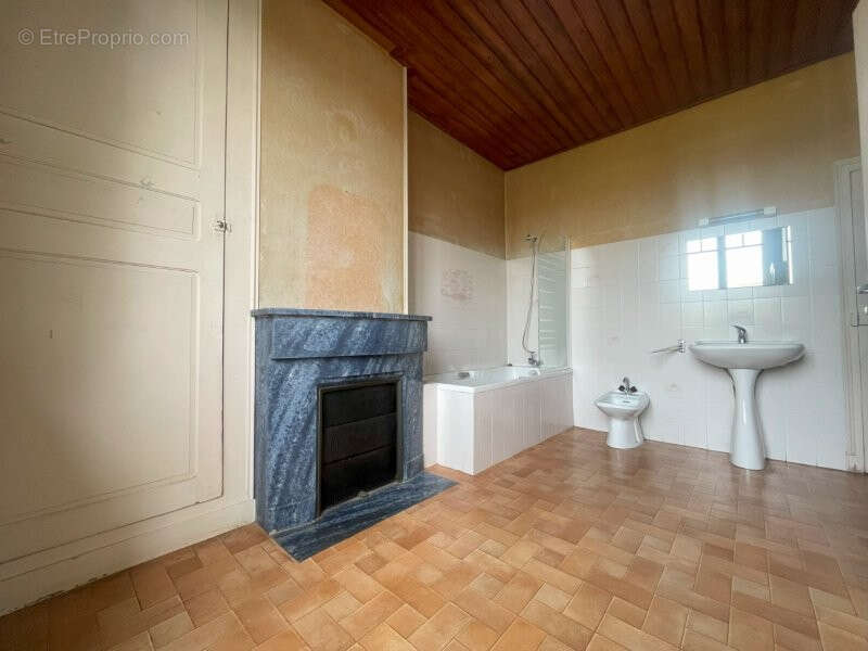 Maison à LA BAZOCHE-GOUET