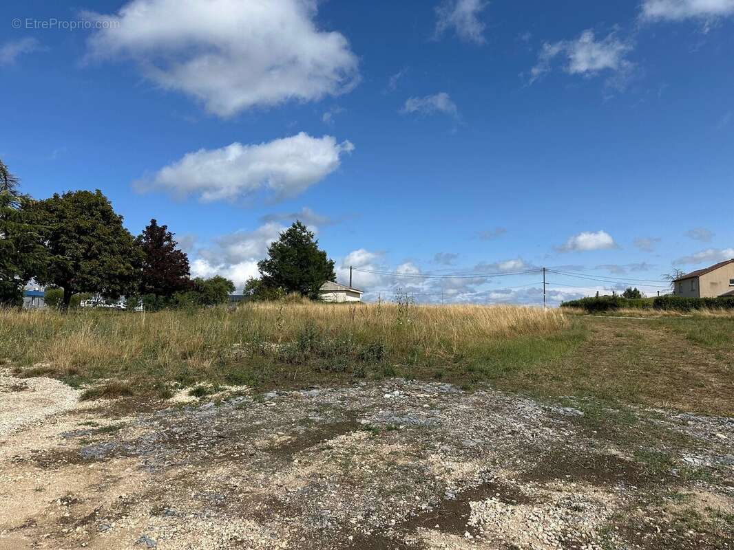 Terrain à VESOUL