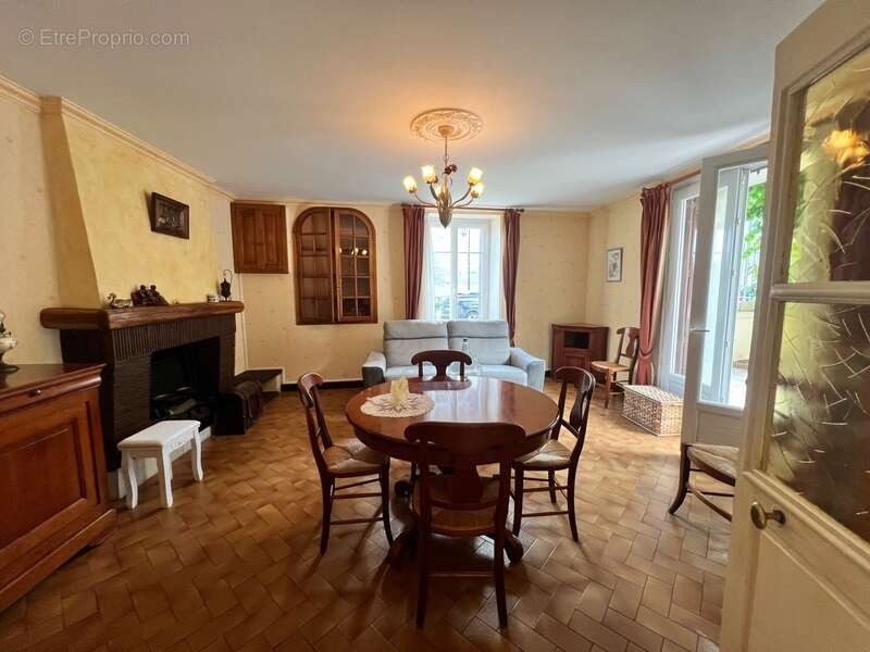 Maison à SAINT-SAUVEUR