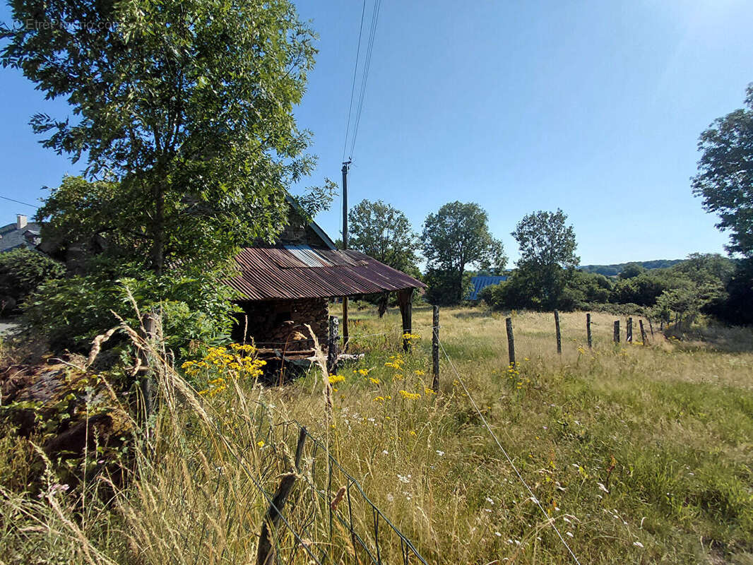 Dépendance et terrain  Le Vigean - photo 3