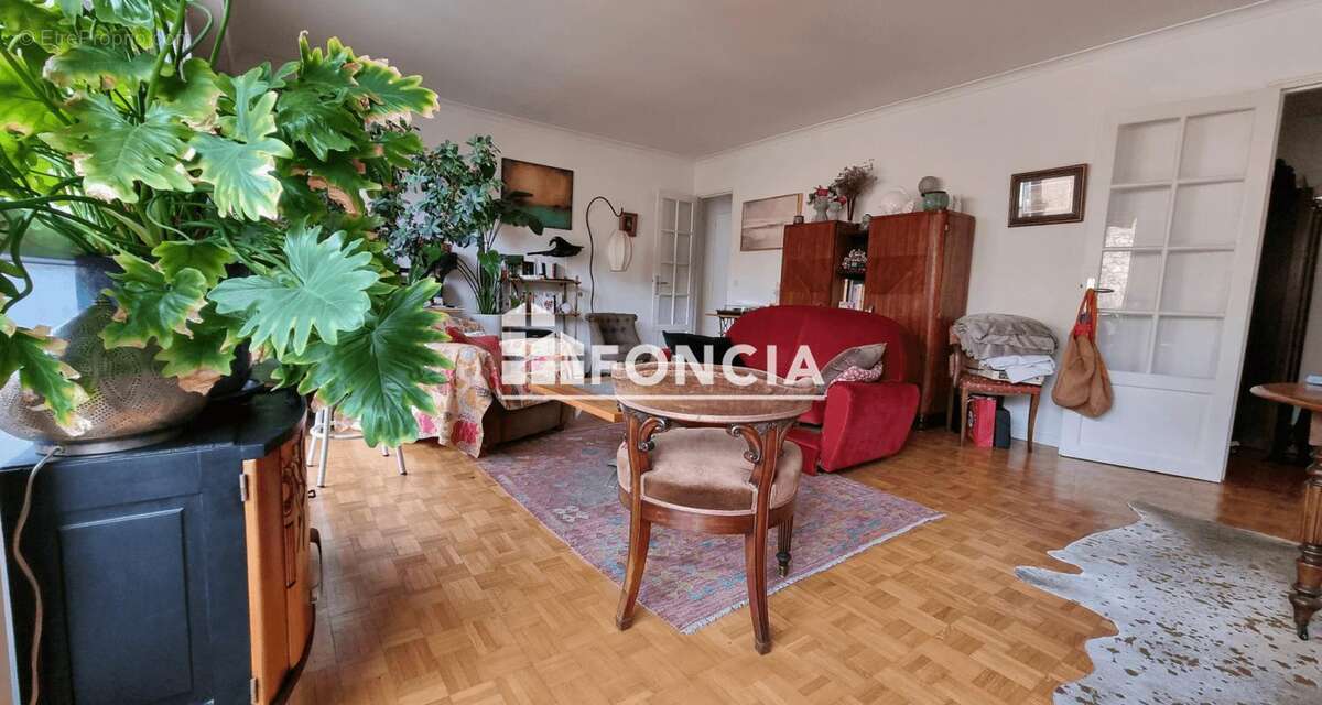 Appartement à BOURG-LA-REINE