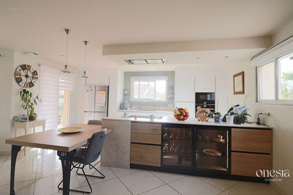 Maison 167 m² à Lescar  - photo 4