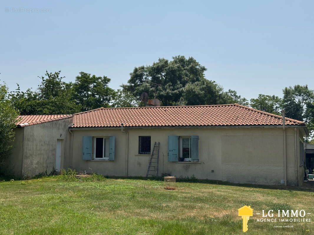 Maison à GREZAC