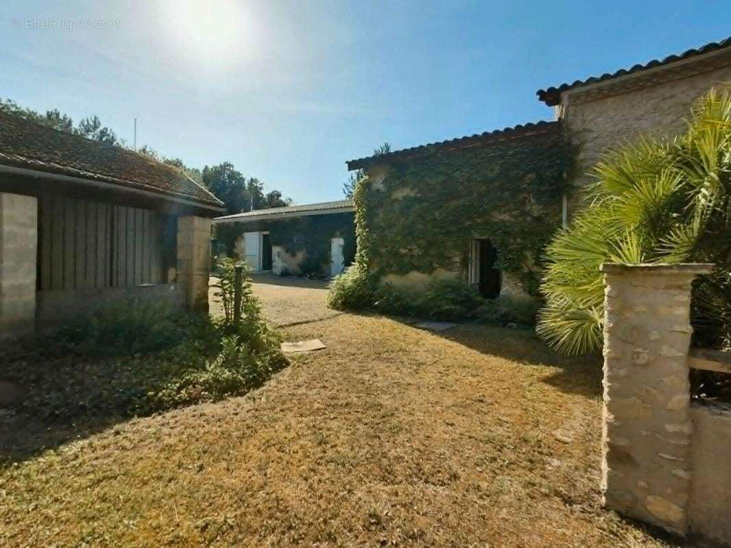 Maison à PUGNAC