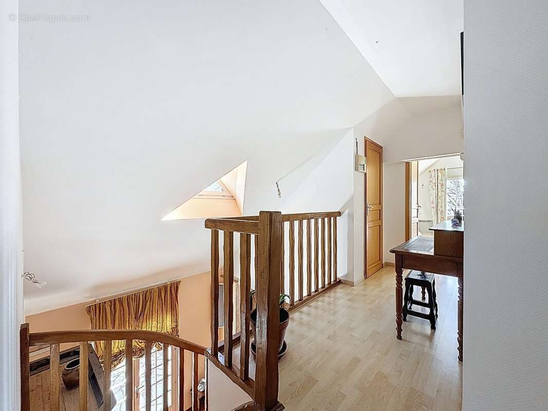 Maison familiale  à vendre 6 pièces JOUE LES TOURS (37) - photo 12