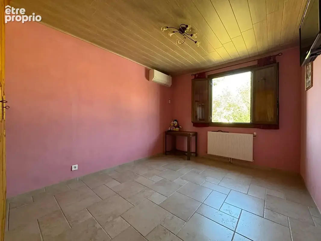 Maison St Julien Les Rosiers - 7 pièces - 105 m² + Gîte 36 m²  + Piscine - photo 11