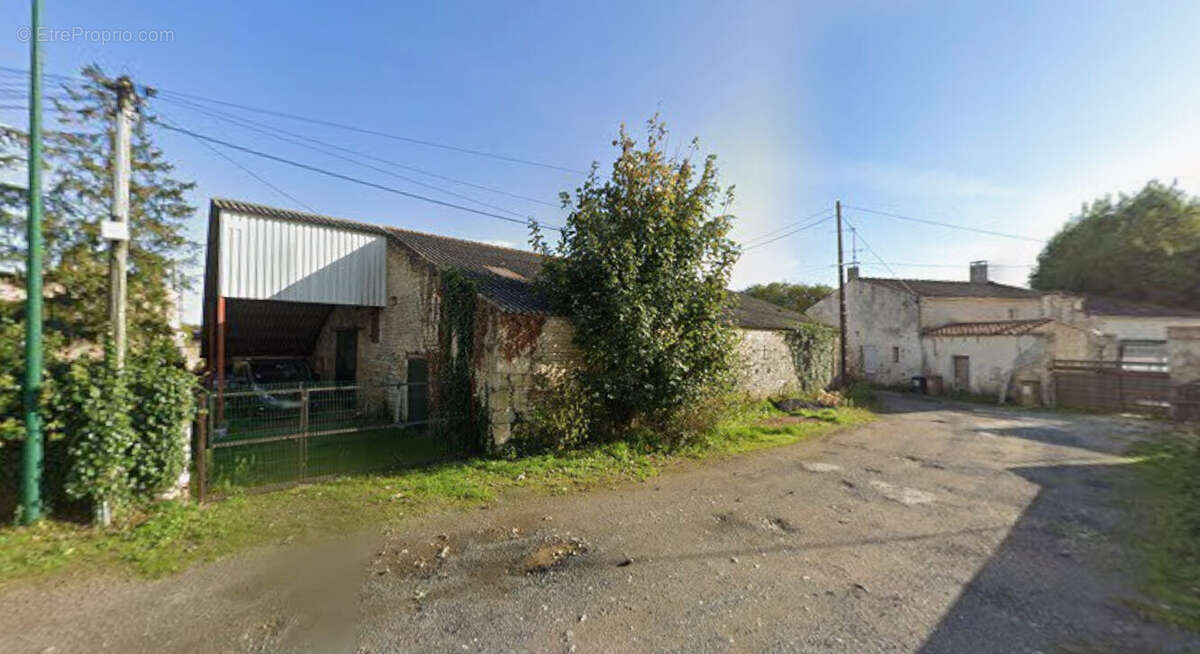 Belle grange de 134 m² à Luçon - photo 2
