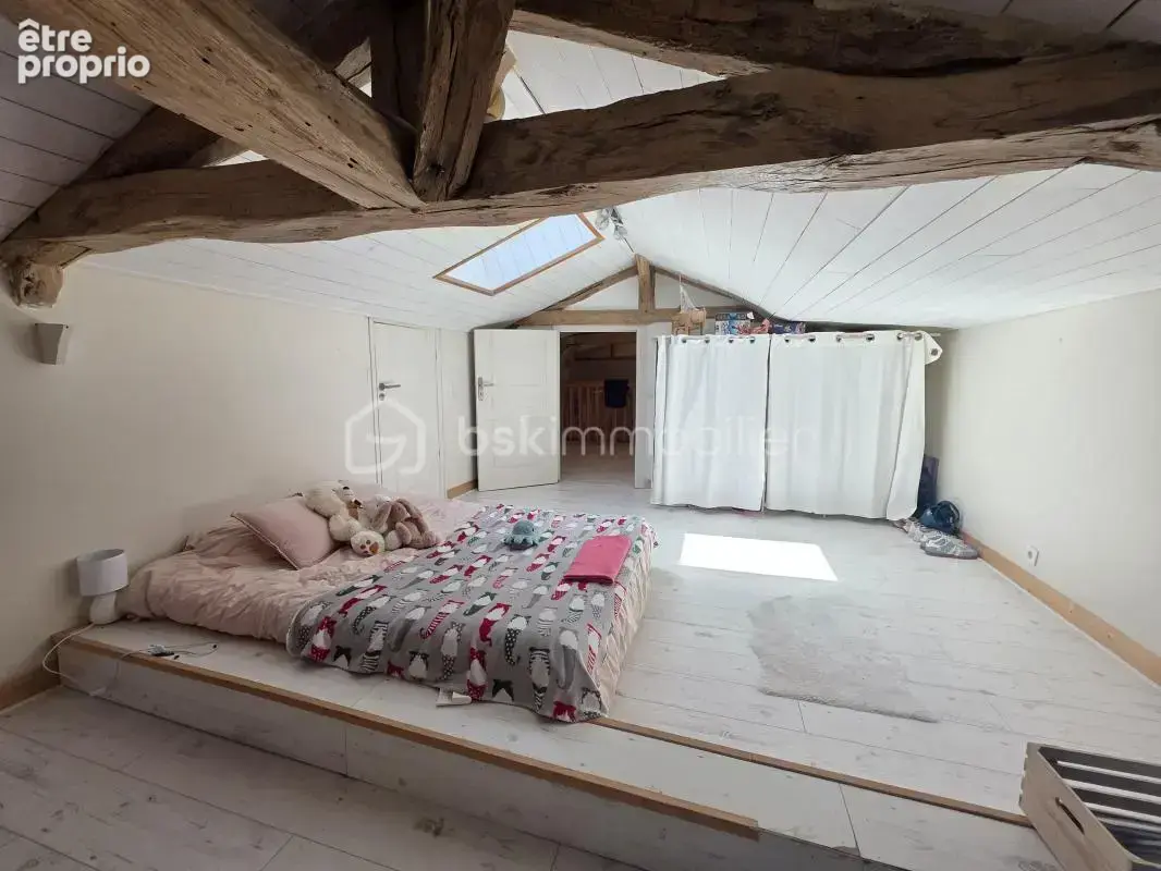 Maison de village en pierre - 4 chambres- 145 m²- jardin- grange - photo 23
