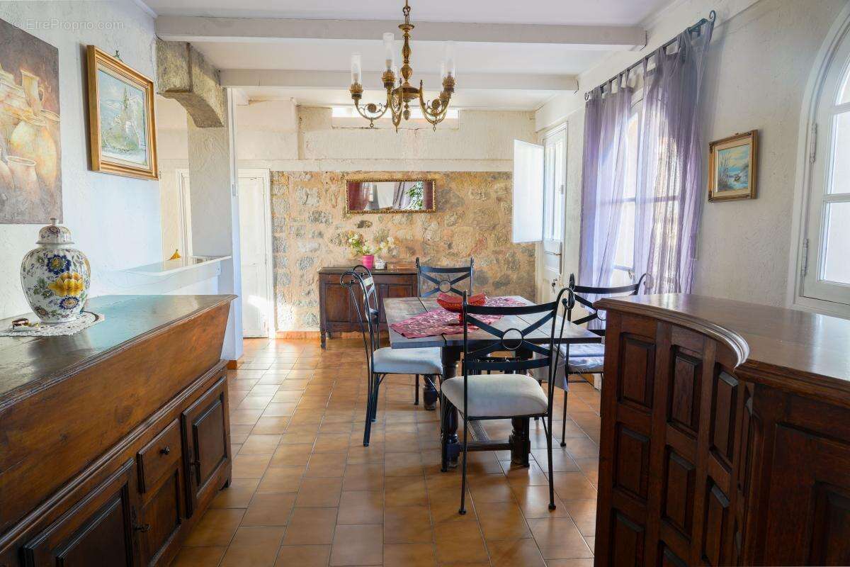 Maison à MOUGINS