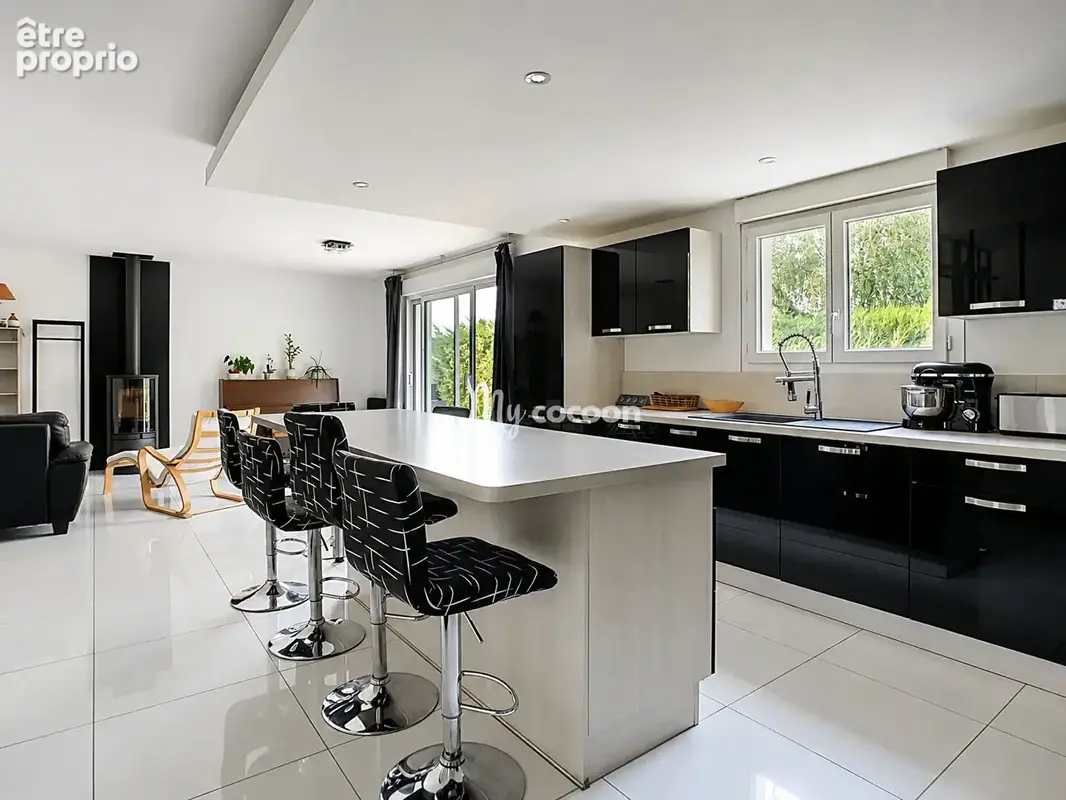 Maison - T8 -156 m² - photo 3