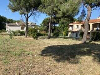 Terrain à PUGET-SUR-ARGENS