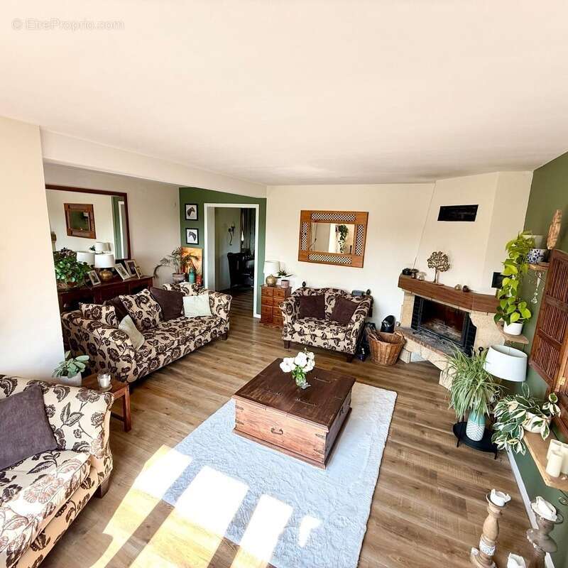 Maison à LEMBEYE