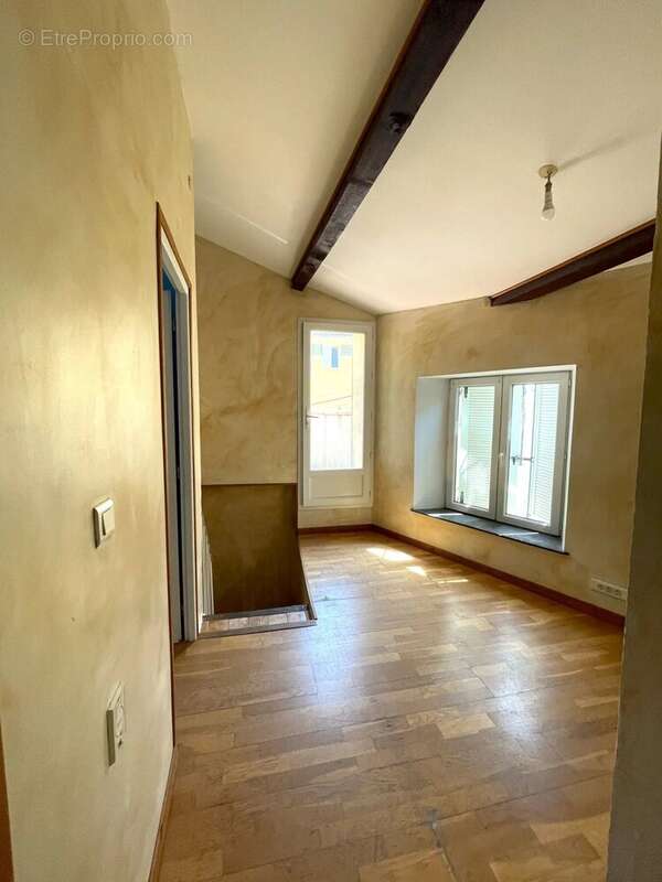 Appartement à MAZAUGUES