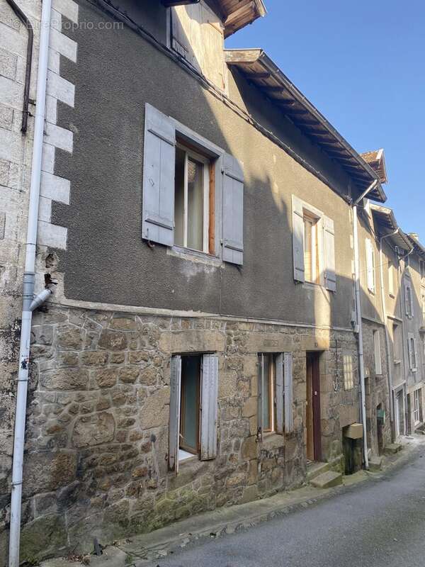 Maison à EYMOUTIERS