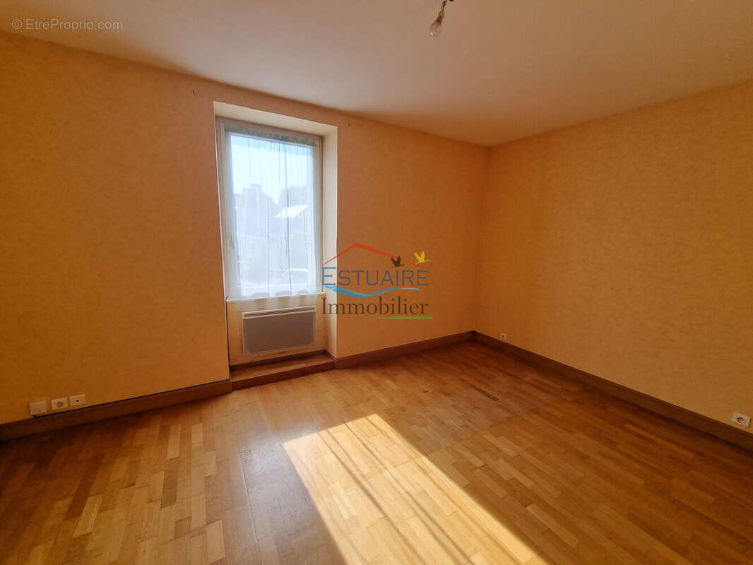 Appartement à SAINT-ETIENNE-DE-MONTLUC