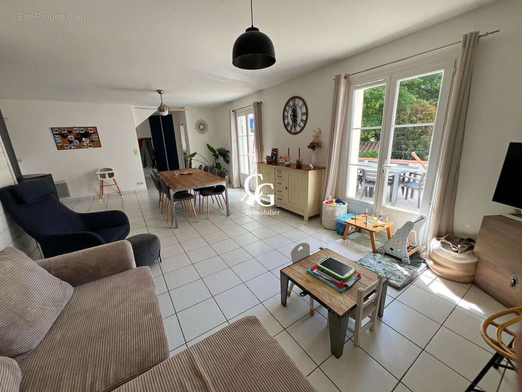 Maison à VIEILLEVIGNE