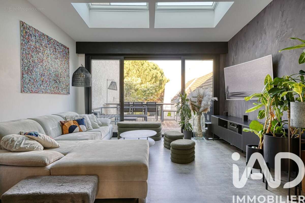 Maison 140 m² à Nanterre  - photo 2