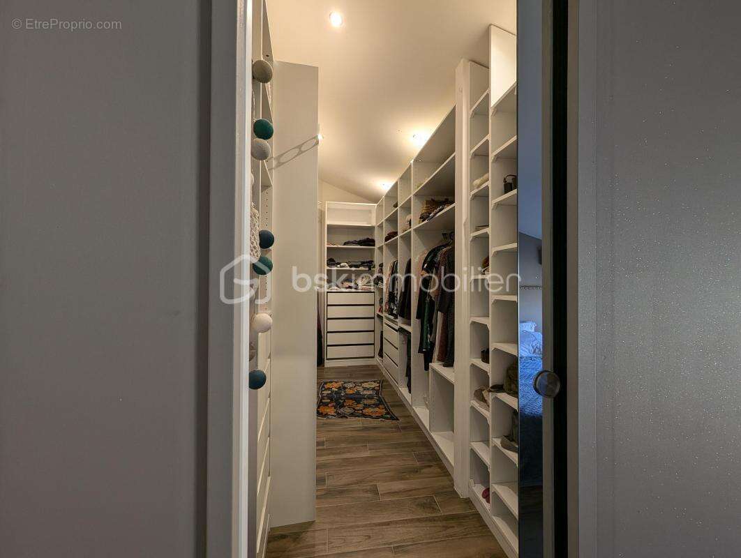 Maison à MONTPEYROUX