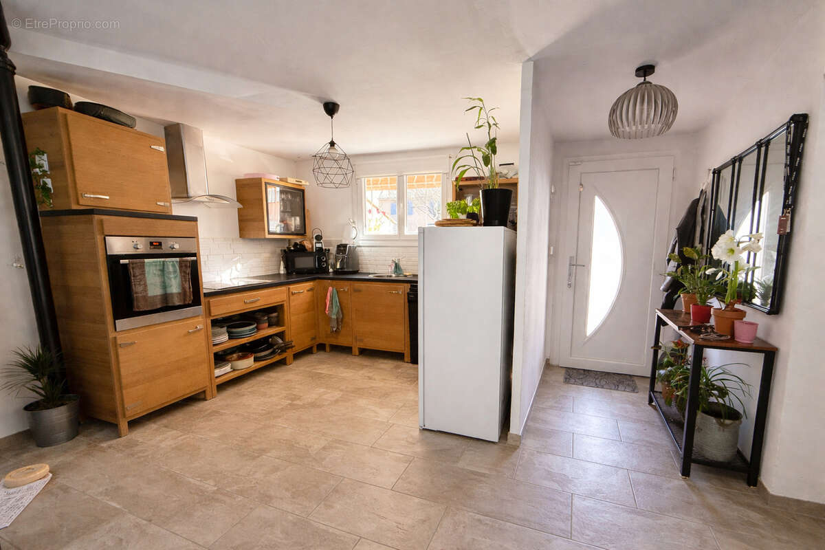 Maison à SOLLIES-TOUCAS