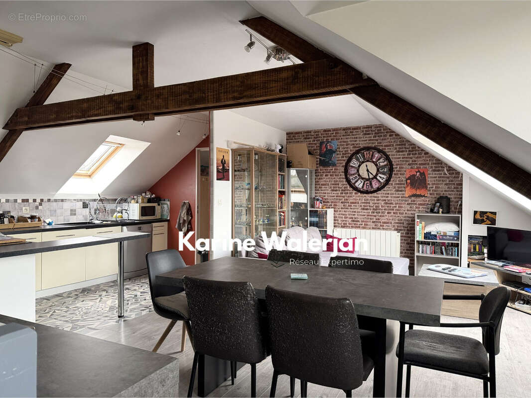 Appartement à COURRIERES
