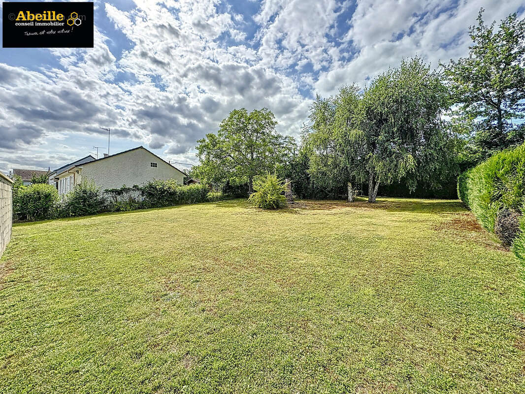 Terrain à SAINT-CHERON