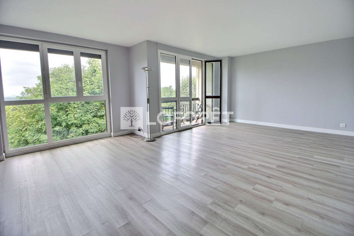 Appartement à SURESNES