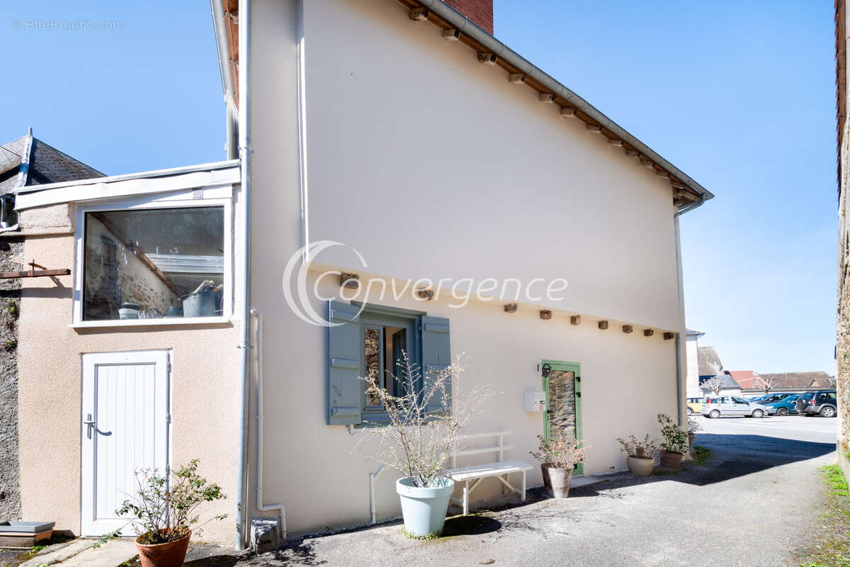 Maison à SAINT-GERMAIN-LES-BELLES