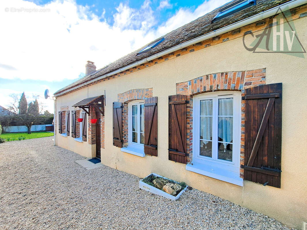 Maison à VINNEUF