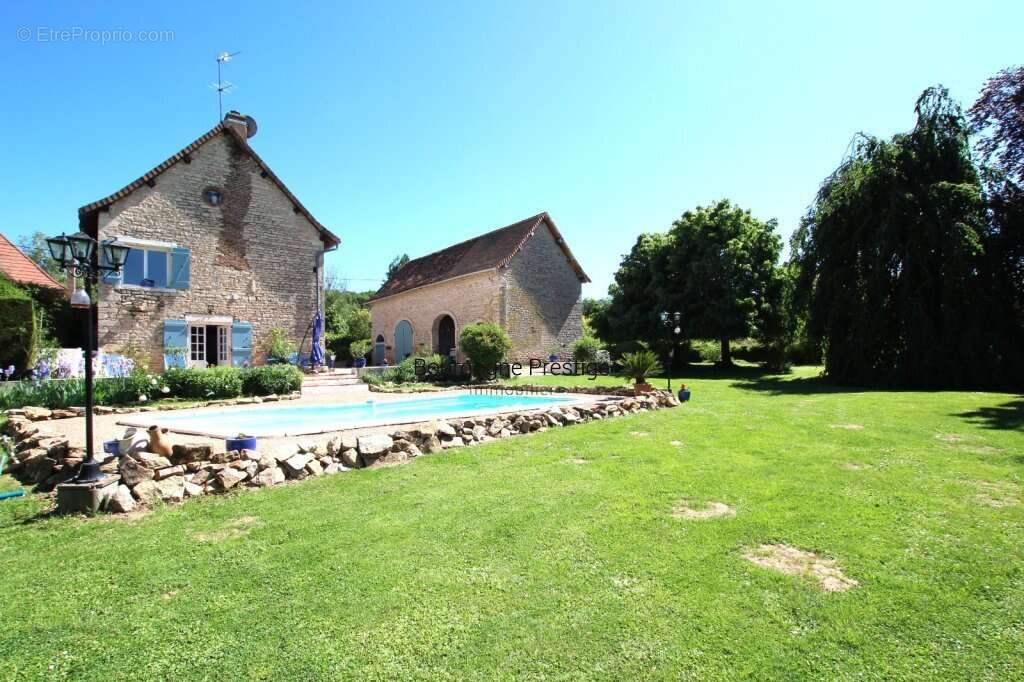 Maison à SAINT-GENGOUX-LE-NATIONAL