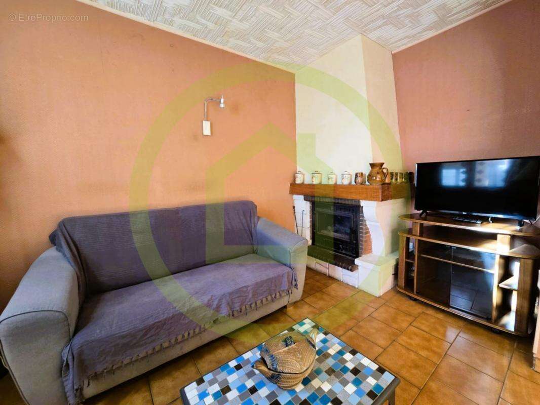 Maison à SAINT-GEORGES-DES-AGOUTS