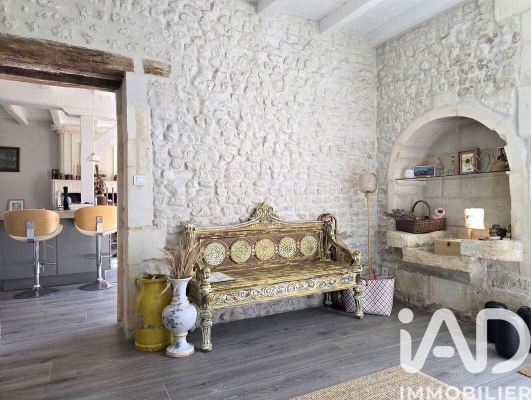 Maison 186 m² à Angeac-Champagne  - photo 9