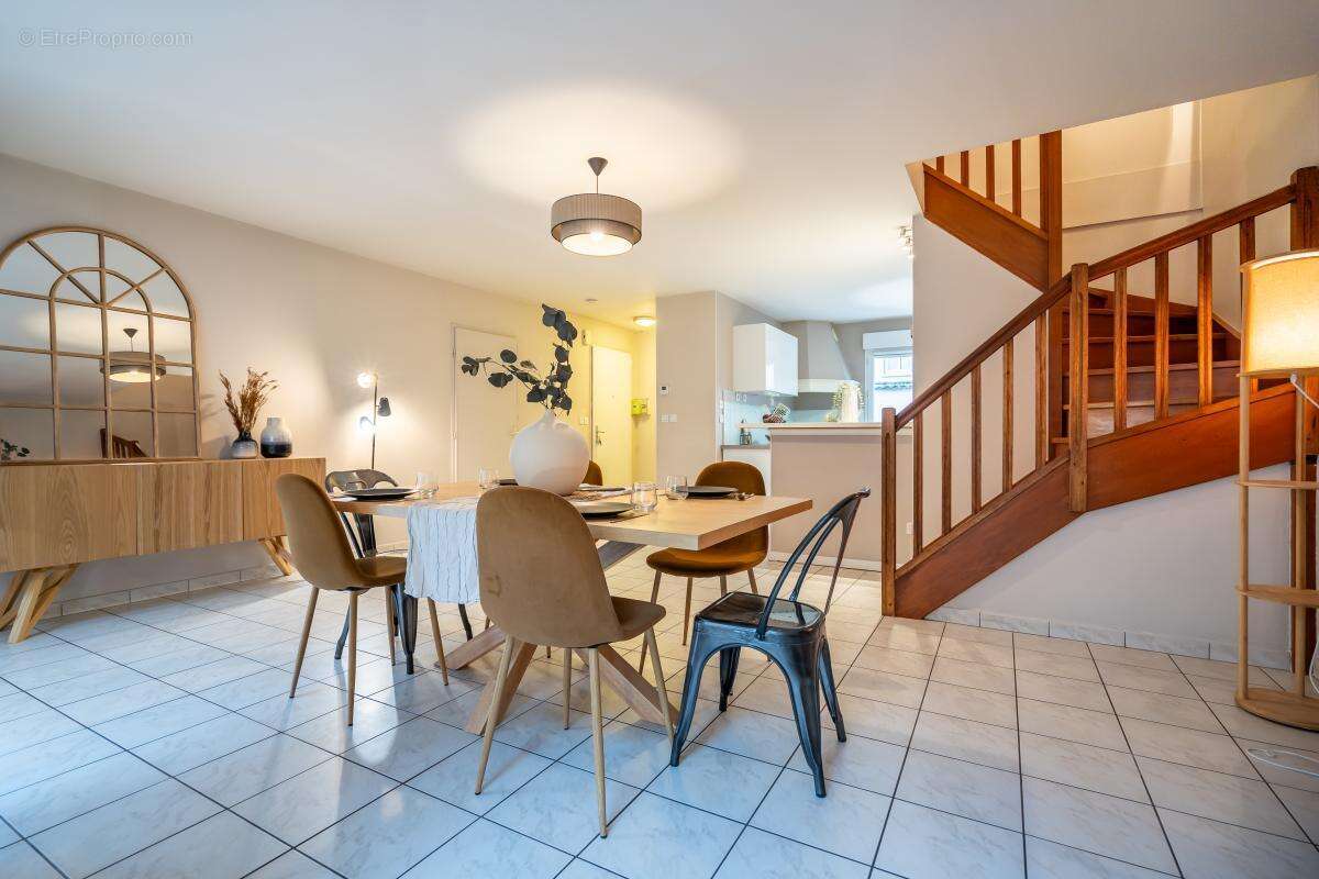 Maison à TASSIN-LA-DEMI-LUNE