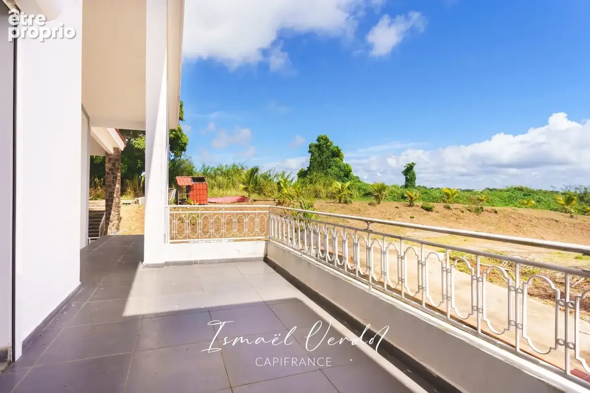 Villa de 391,6 m² sur un terrain de 5 301 m² - photo 3