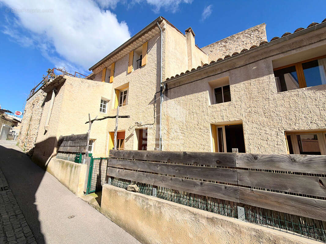 Maison à VILLELAURE