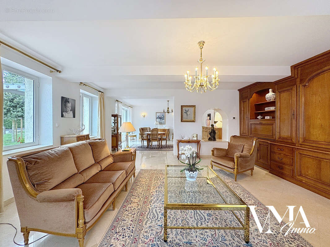 Maison à SAINT-GENIS-LAVAL