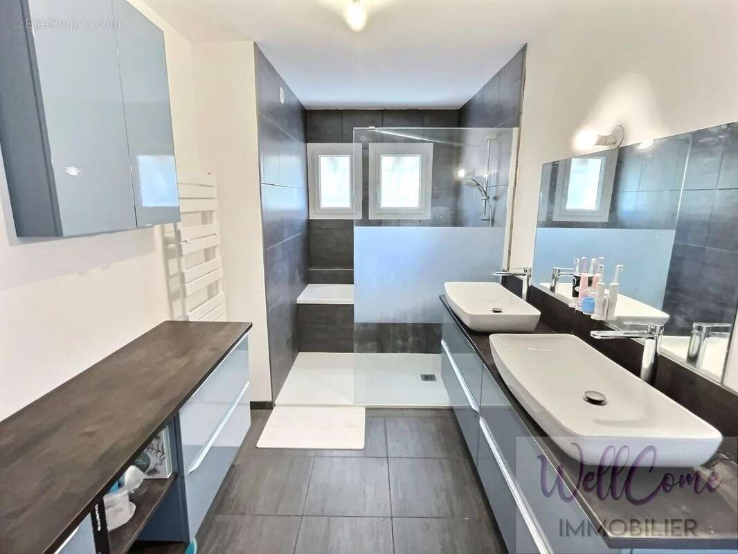 Appartement à AIX-LES-BAINS