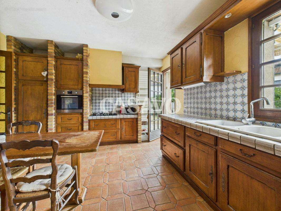 Vente Maison 8 pièces de 200m² - 95100 Argenteuil - photo 7
