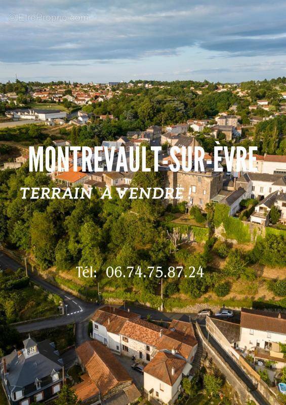 Terrain à MONTREVAULT
