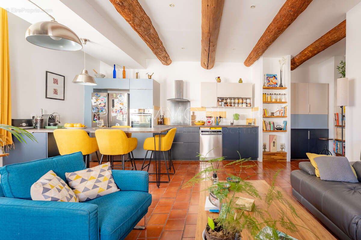 Appartement à MARSEILLE-1E