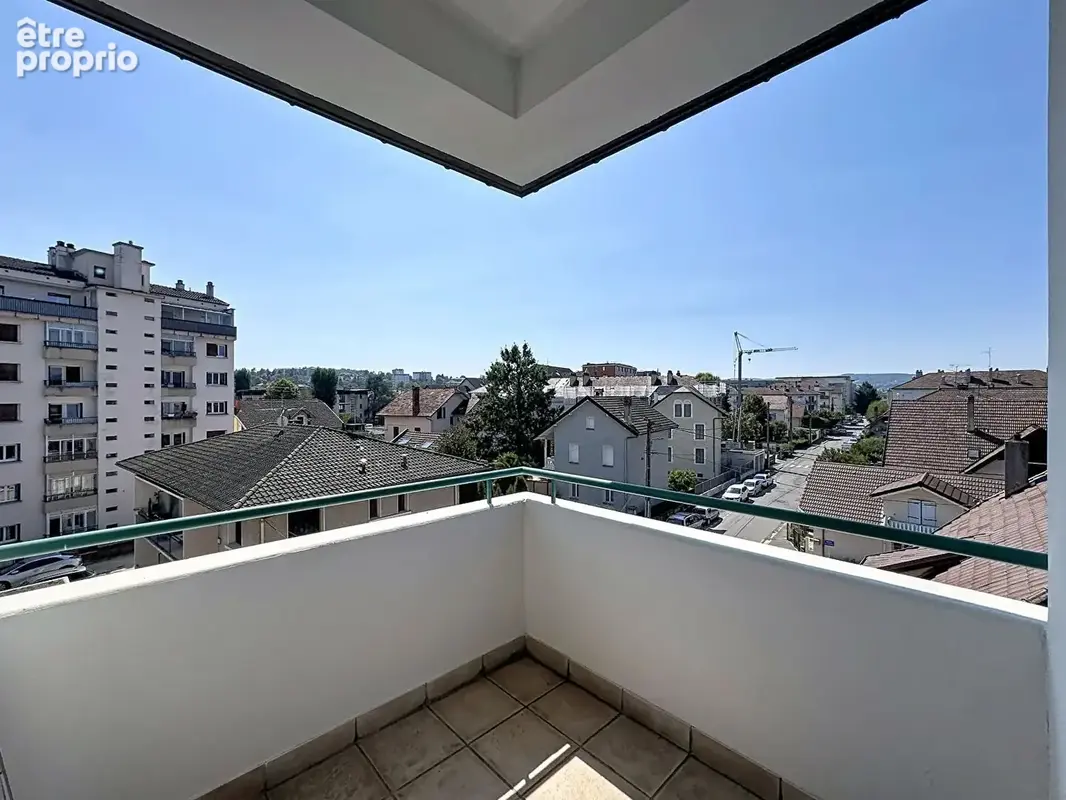 Appartement traversant de 82,64 m² - Dernier étage - À rénover selon vos envies - photo 7