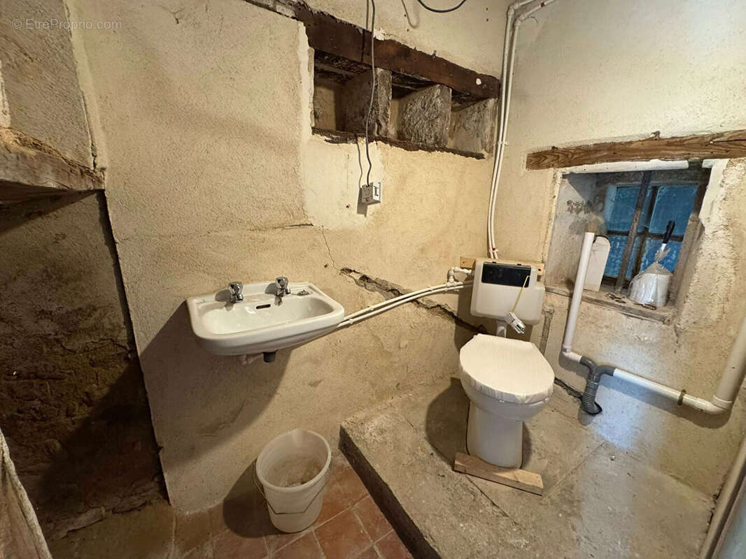 Maison à CHATEAUPONSAC