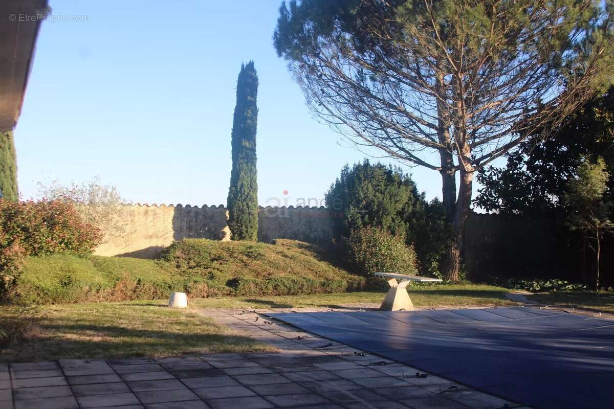Terrain à PUSIGNAN