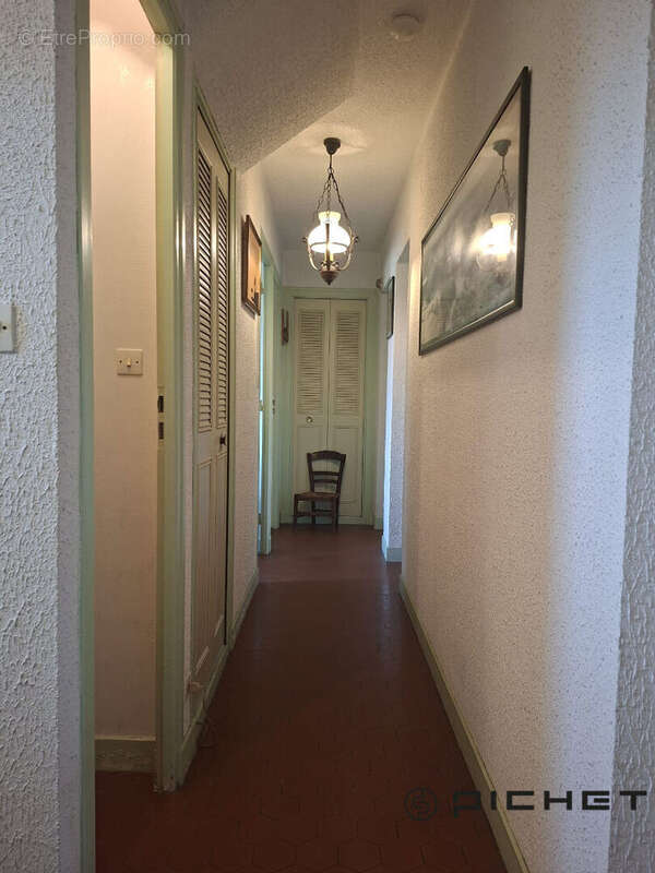Maison familiale d'exception -160 m² -5 chambres -Proche Centre-Ville Carbon Blanc 6 pièce(s) 160 m2 - photo 17